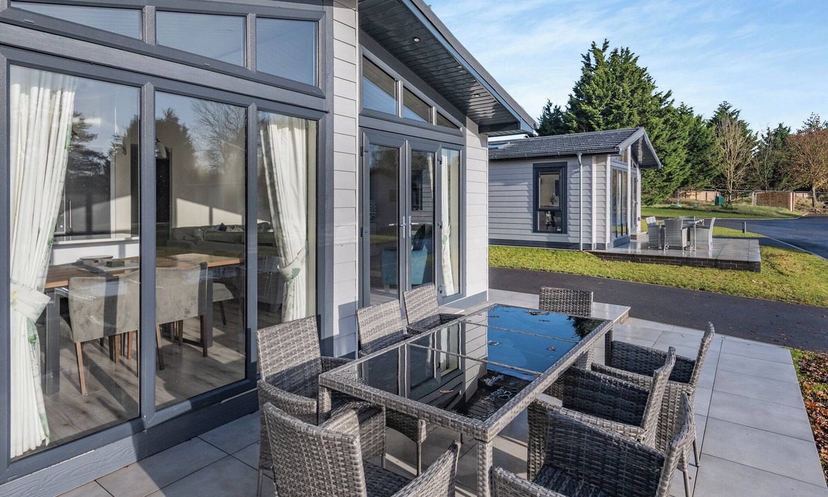 Great Coxwell Ski Chalet | 1 bedroom accommodation in Faringdon