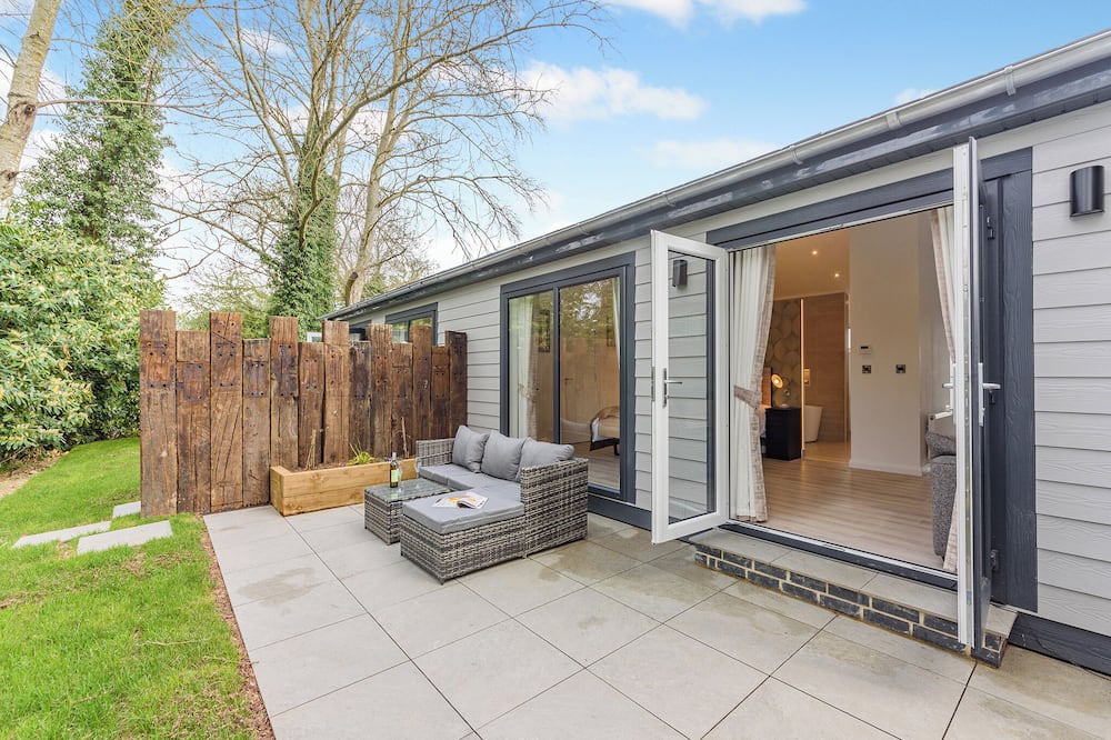 Great Coxwell Ski Chalet | 1 bedroom accommodation in Faringdon