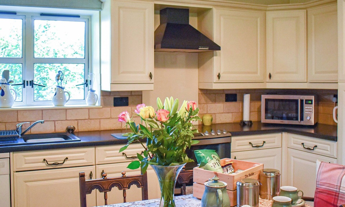 Ashover Cottage | 1 bedroom accommodation in Northedge