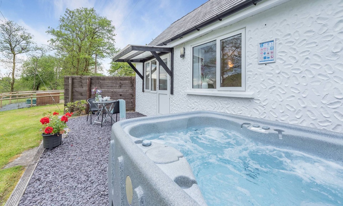 Pentrefelin Cottage | 1 bedroom accommodation in Llandeilo