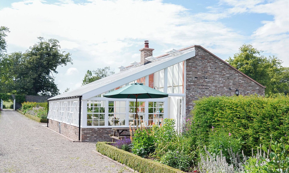 Montrose Cottage | 1 bedroom accommodation in Montrose