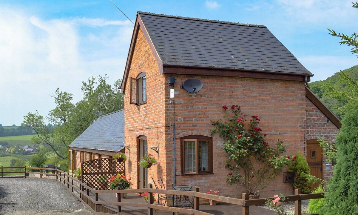 Tregynon Cottage | 1 bedroom accommodation in Tregynon