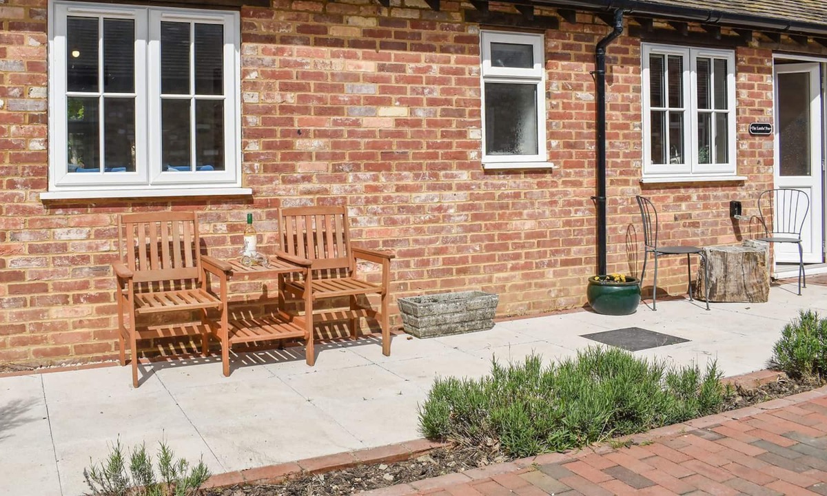Canford Magna Cottage | 1 bedroom accommodation in Wimborne