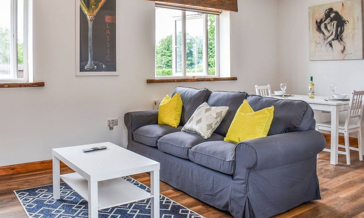 Canford Magna Cottage | 1 bedroom accommodation in Wimborne