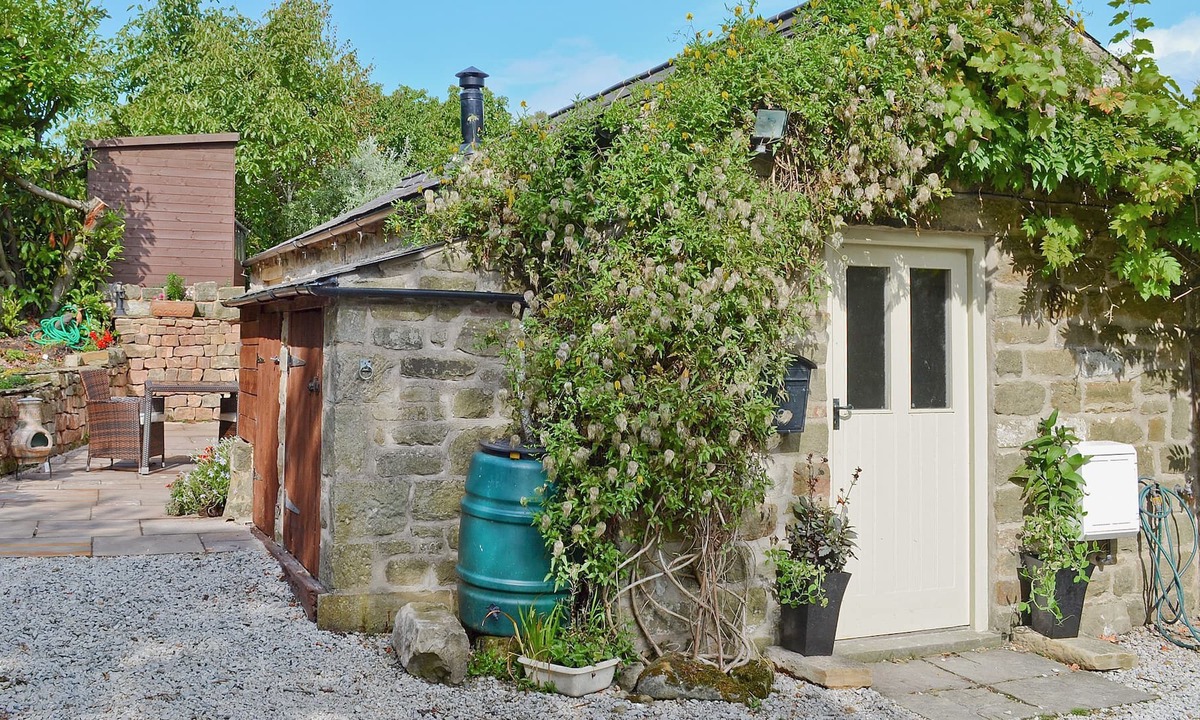 Ashover Cottage | 1 bedroom accommodation in Ashover, near Matlock