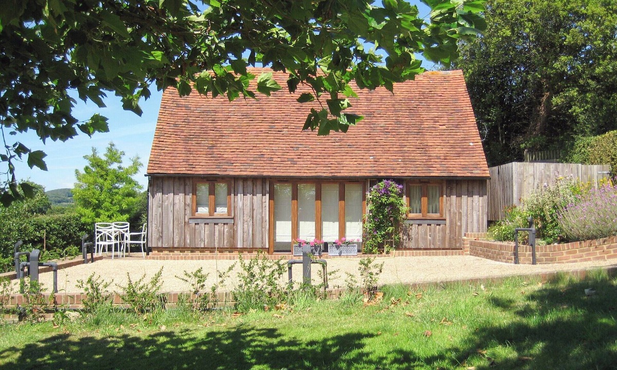 Cowbeech Cottage | 1 bedroom accommodation in Ashburnham, near Battle