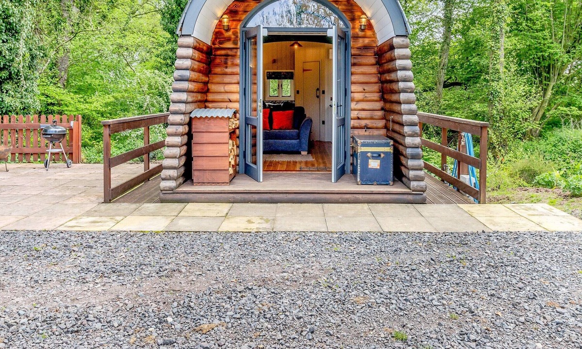 Stanton Upon Hine Heath Cottage | 1 bedroom accommodation in Telford