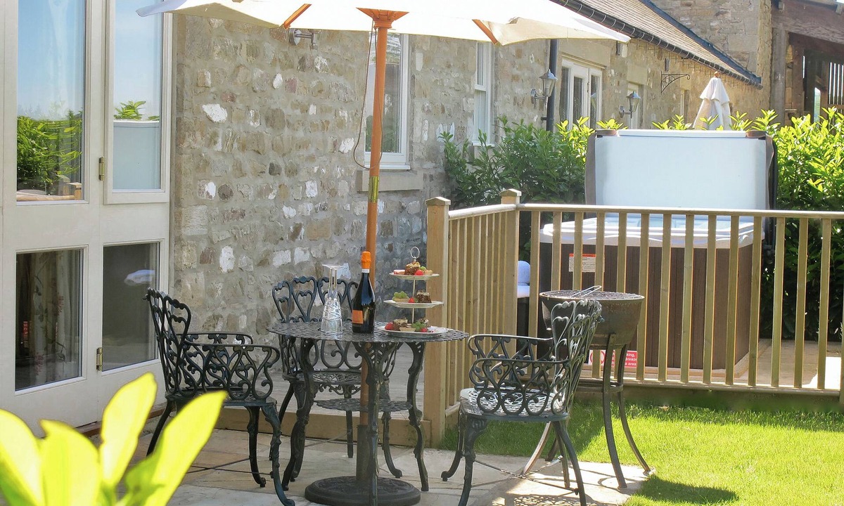 Richmond Cottage | 1 bedroom accommodation in Dalton