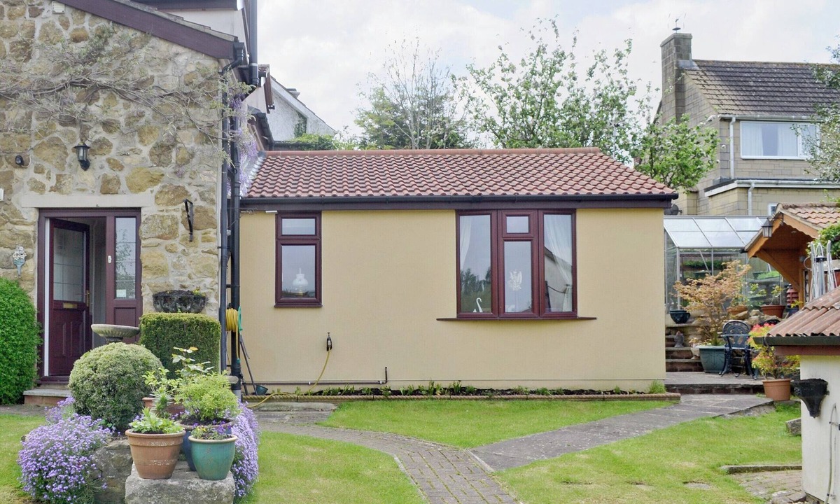 Dursley Cottage | 1 bedroom accommodation in Dursley