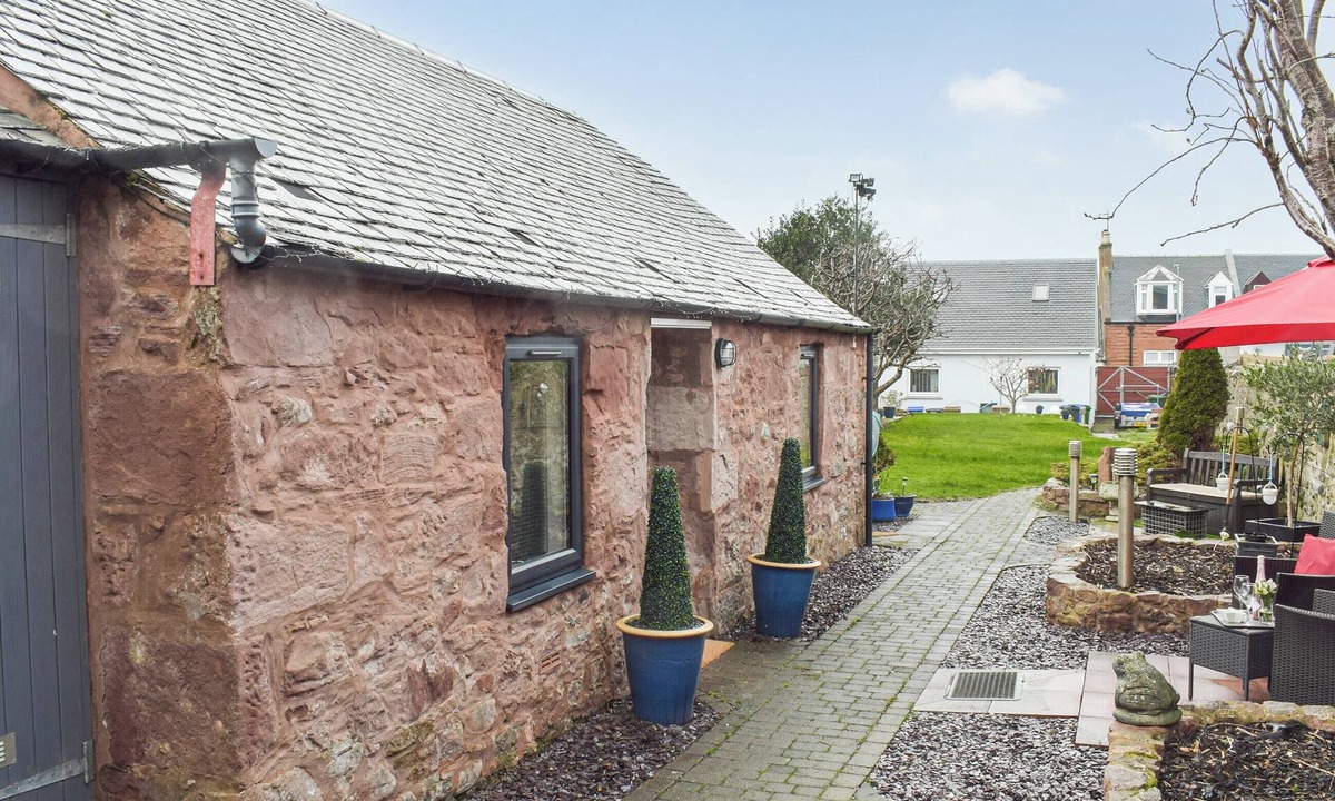 Girvan Cottage | 1 bedroom accommodation in Girvan