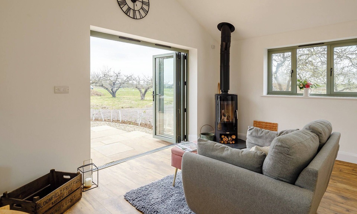 North Weald Cottage | 1 bedroom accommodation in Ongar