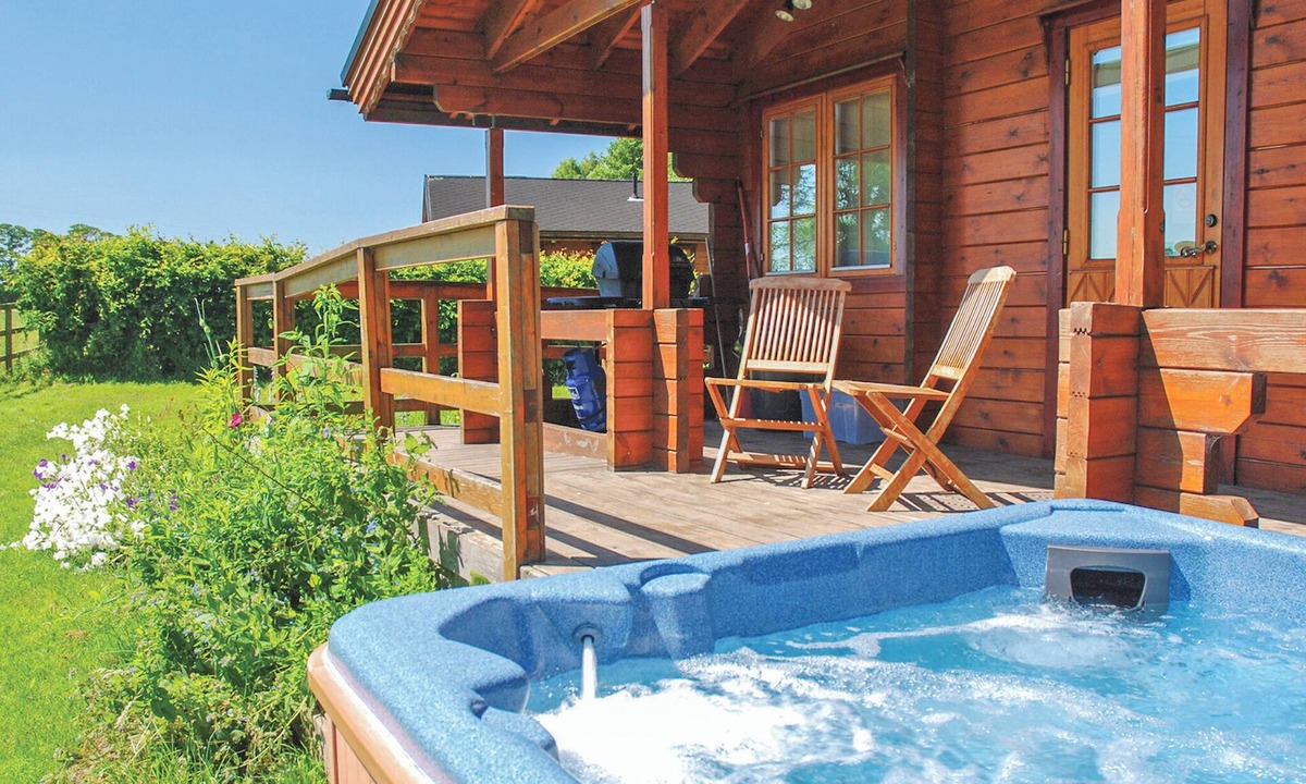 Ryther Ski Chalet | 1 bedroom accommodation in Stillingfleet, York
