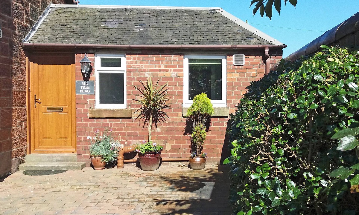Troon Cottage | 1 bedroom accommodation in Troon