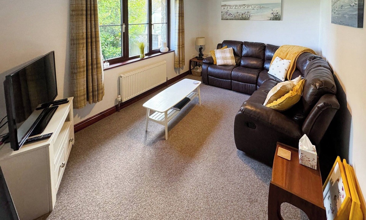 Camborne Cabin | 1 bedroom accommodation in Troon