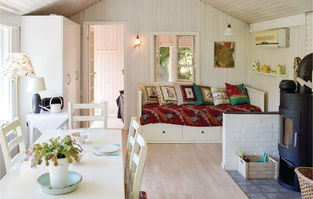 Melby House | 1 bedroom accommodation in Melby