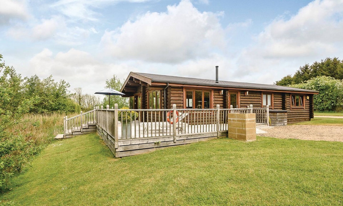 Weybread Cabin | 1 bedroom accommodation in Weybread, Diss