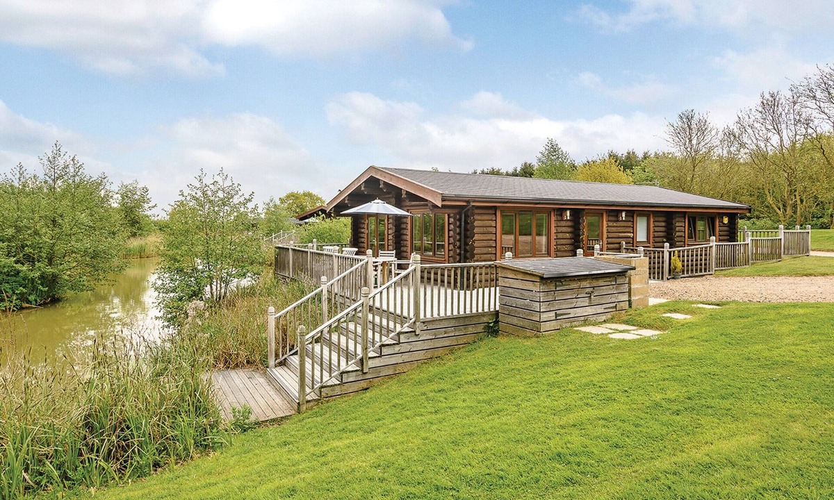Weybread Cabin | 1 bedroom accommodation in Weybread, Diss