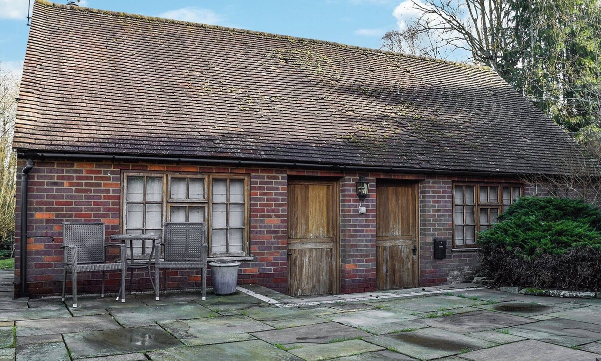 Wooburn Moor Cottage | 1 bedroom accommodation in Penn