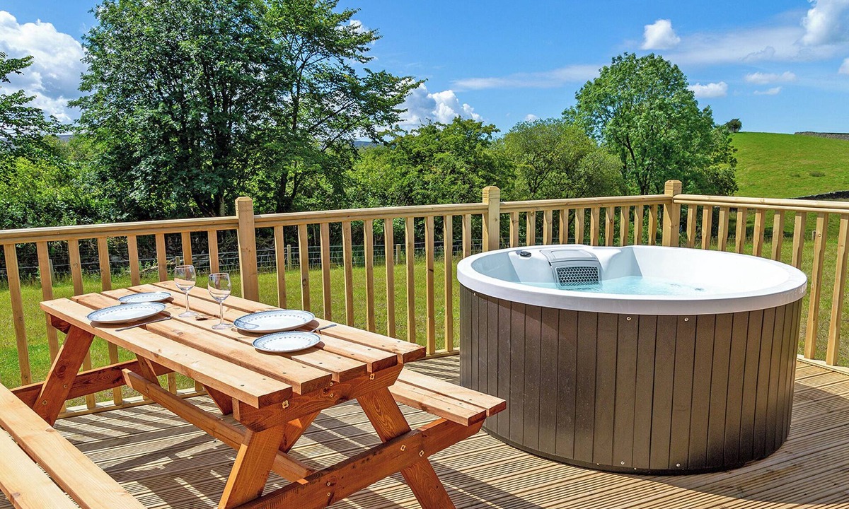 Hutton Rudby Ski Chalet | 1 bedroom accommodation in Hutton Rudby, Yarm