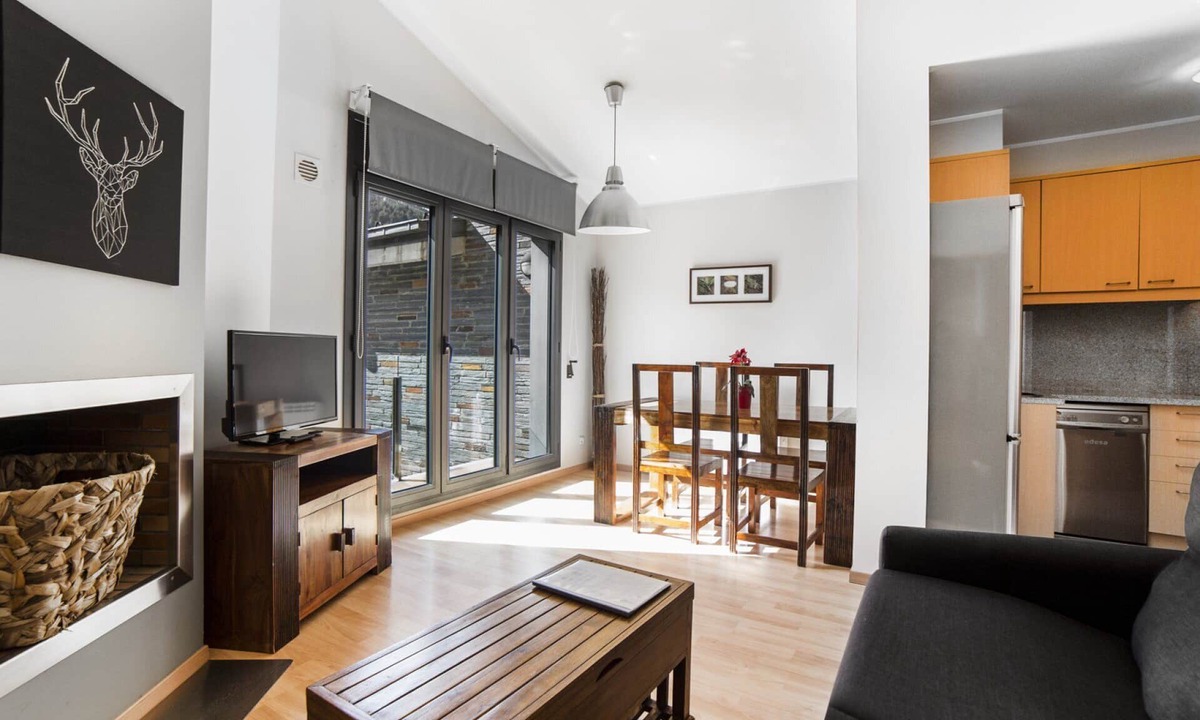 El Tarter Apartment | 1 Bedroom Apar. views. next to ski slopes. El Tarter.FLOC 43