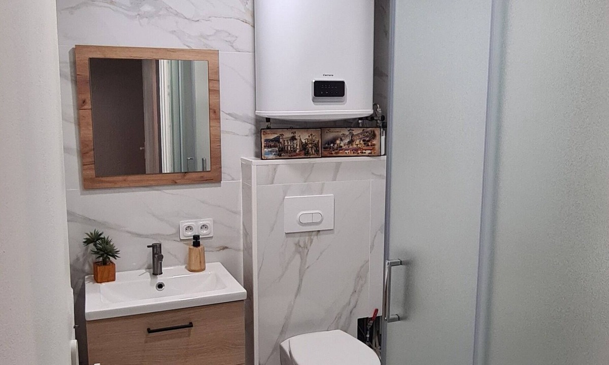 Chalon-sur-Saone Apartment | 1 Bedroom Apartment Sleeps 4