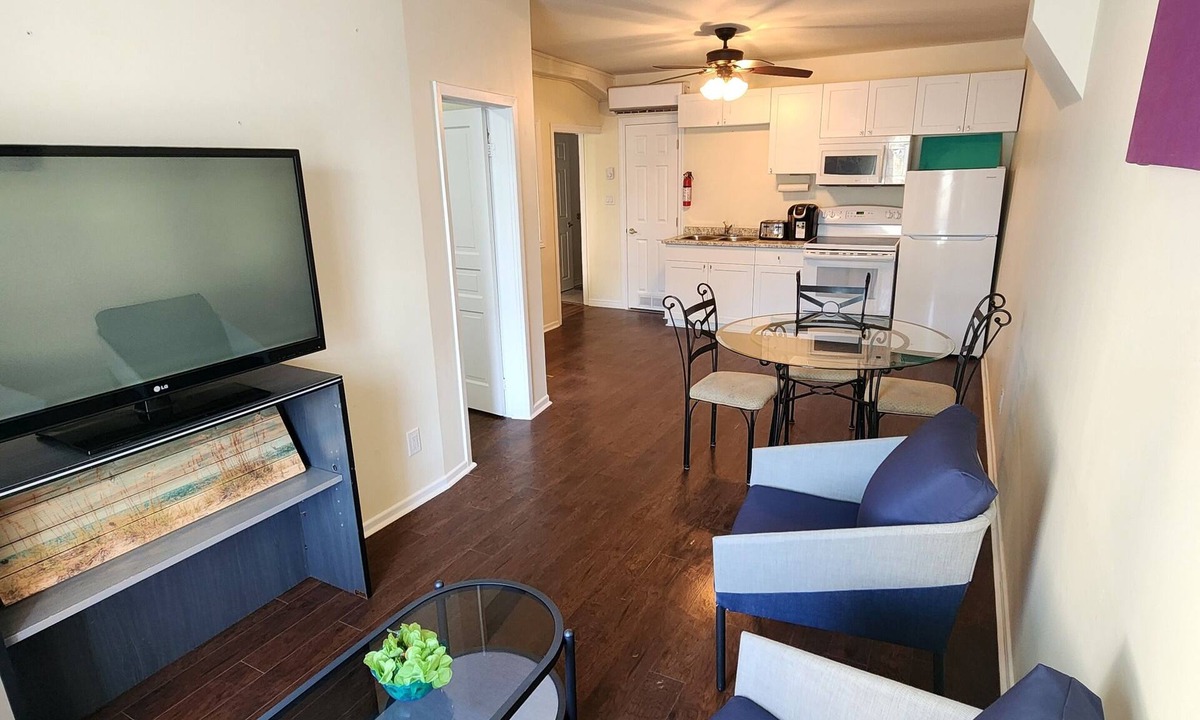 Shelburne Apartment | 1 Bedroom Apartment In Downtown Shelburne