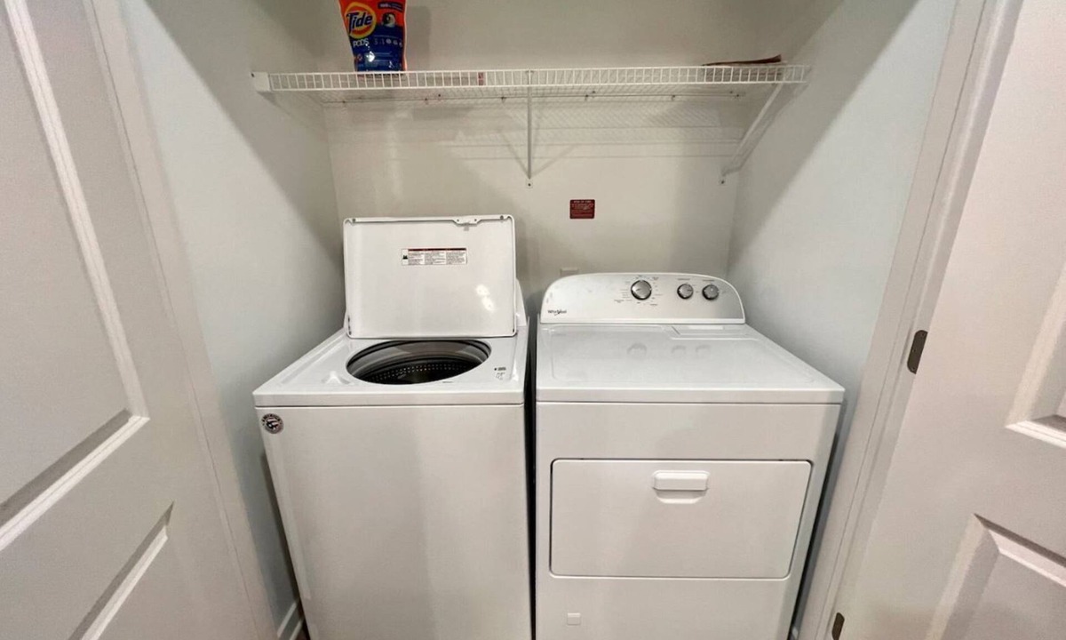 Fenton Apartment | 1-Bedroom apartment in Fenton, MI with Wi-Fi, Fitness Center, & in-unit Laundry!