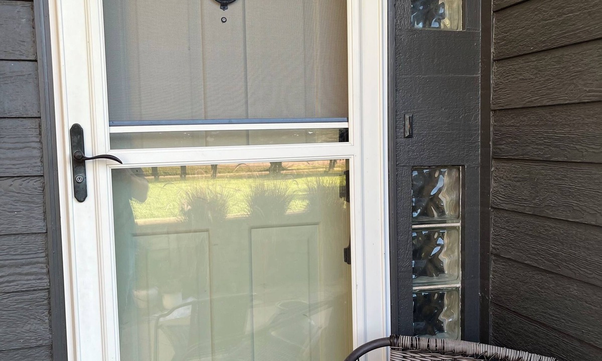Goodland Apartment | 1-bedroom apartment in Goodland with AC