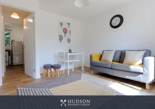 Wellington House | 1-Bedroom Apartment with Parking
