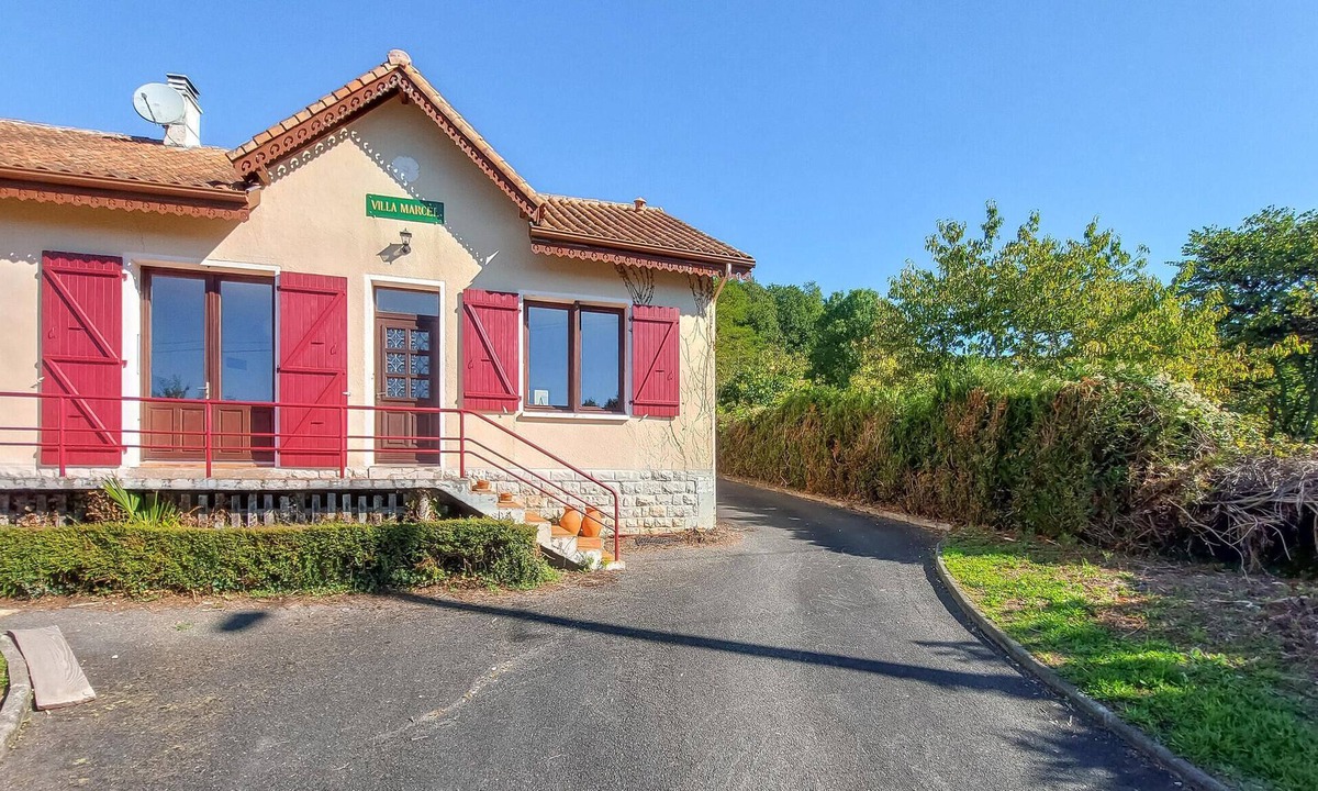 Nanteuil-en-Vallee House | 1 bedroom awesome home in Nanteuil-en-Vallée