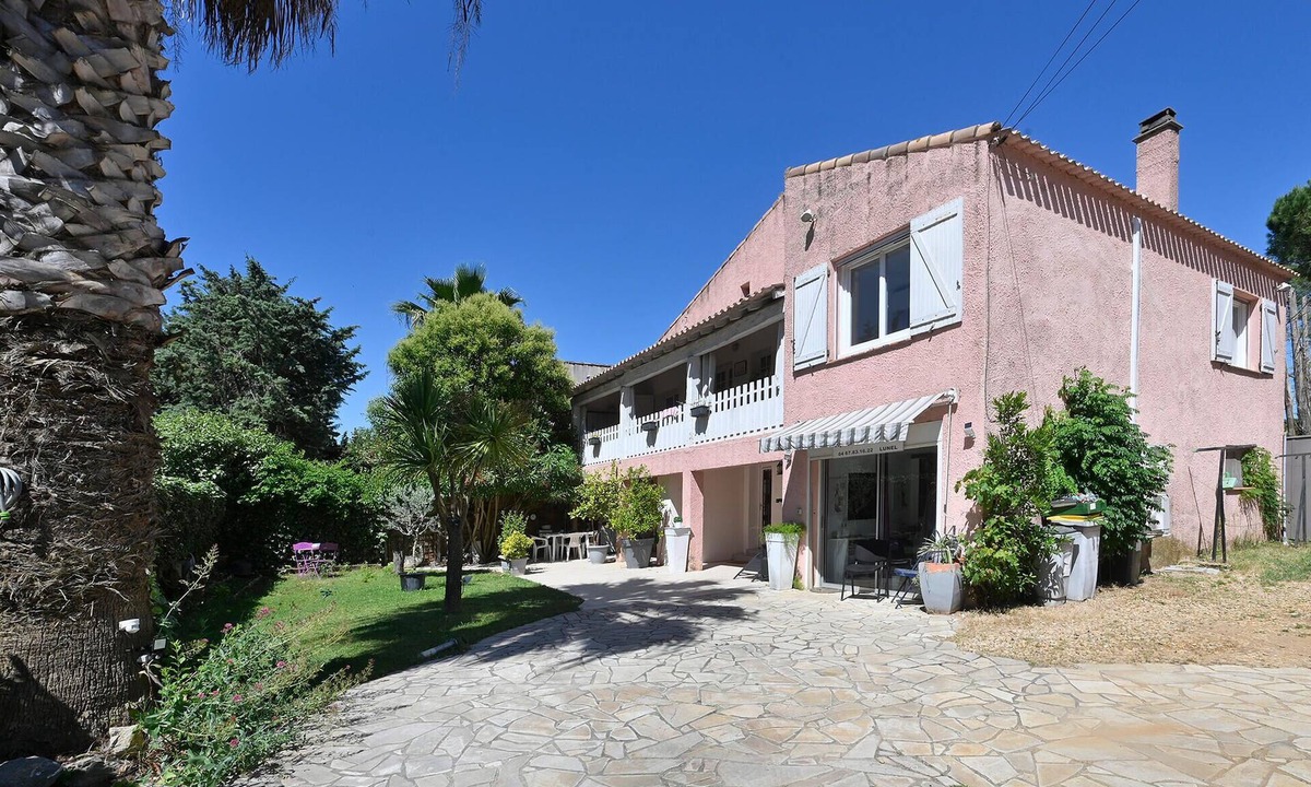 Lunel Apartment | 1 bedroom awesome apartment in Lunel