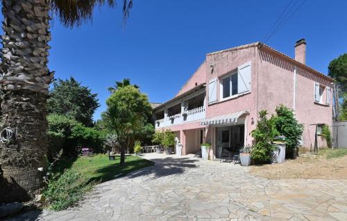 Lunel Apartment | 1 Bedroom Awesome Apartment In Lunel