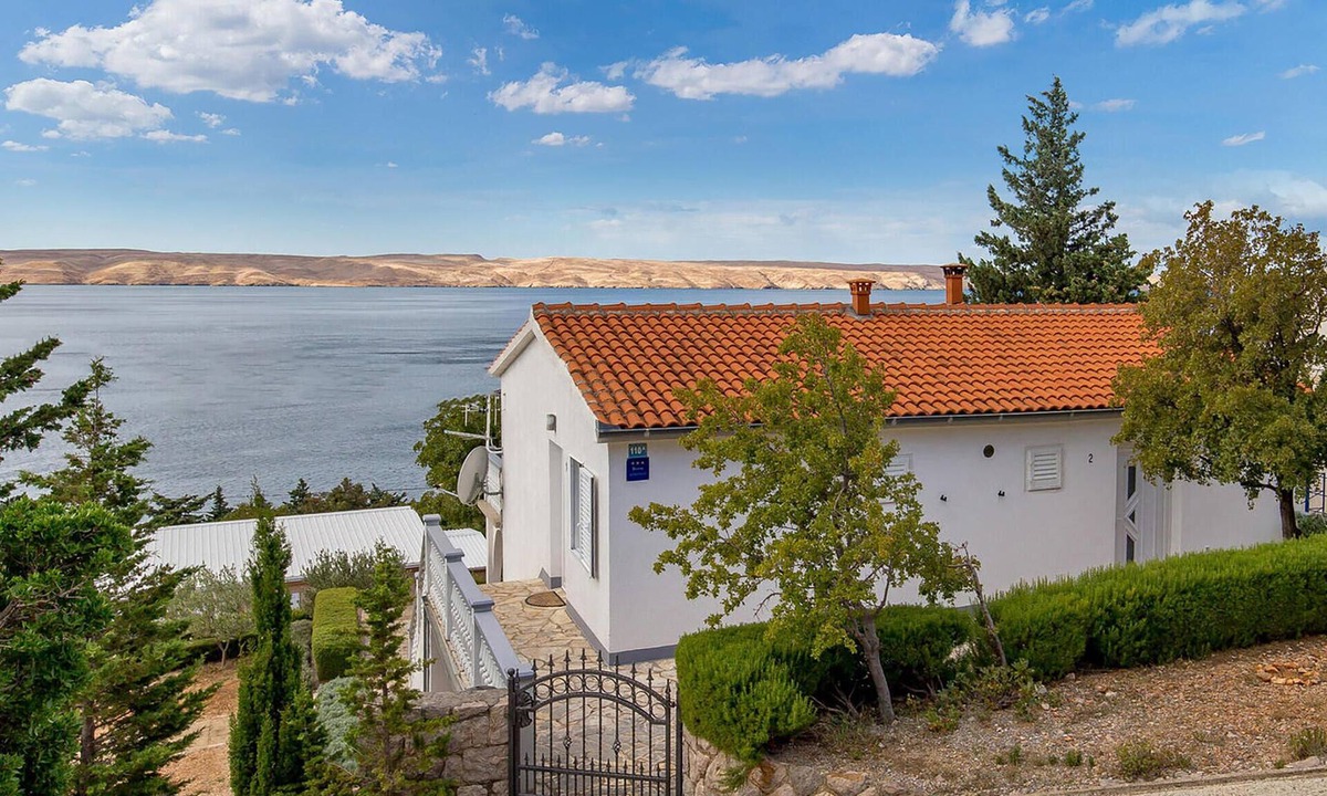 Baric Draga Apartment | 1 bedroom beach front apartment in Baric Draga