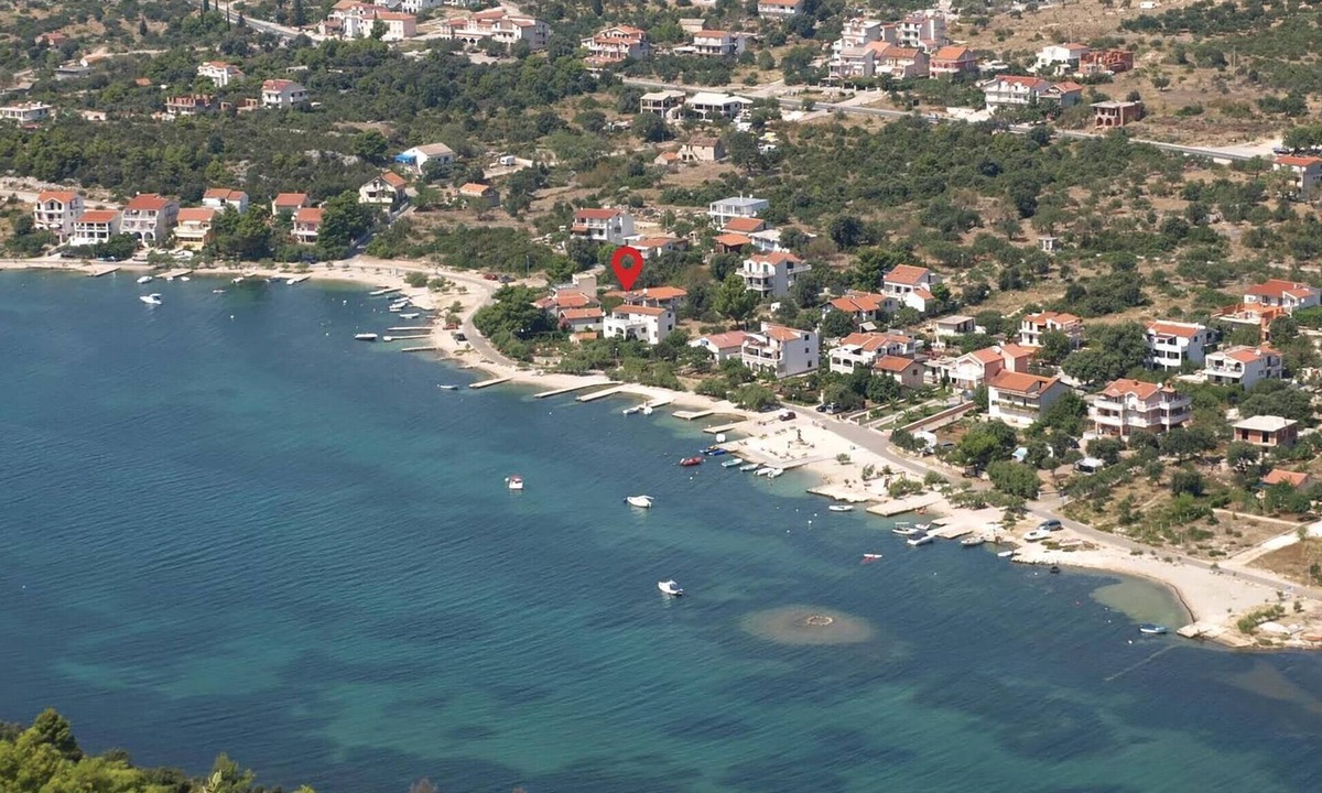 Grebastica Apartment | 1 bedroom beach front apartment in Grebastica