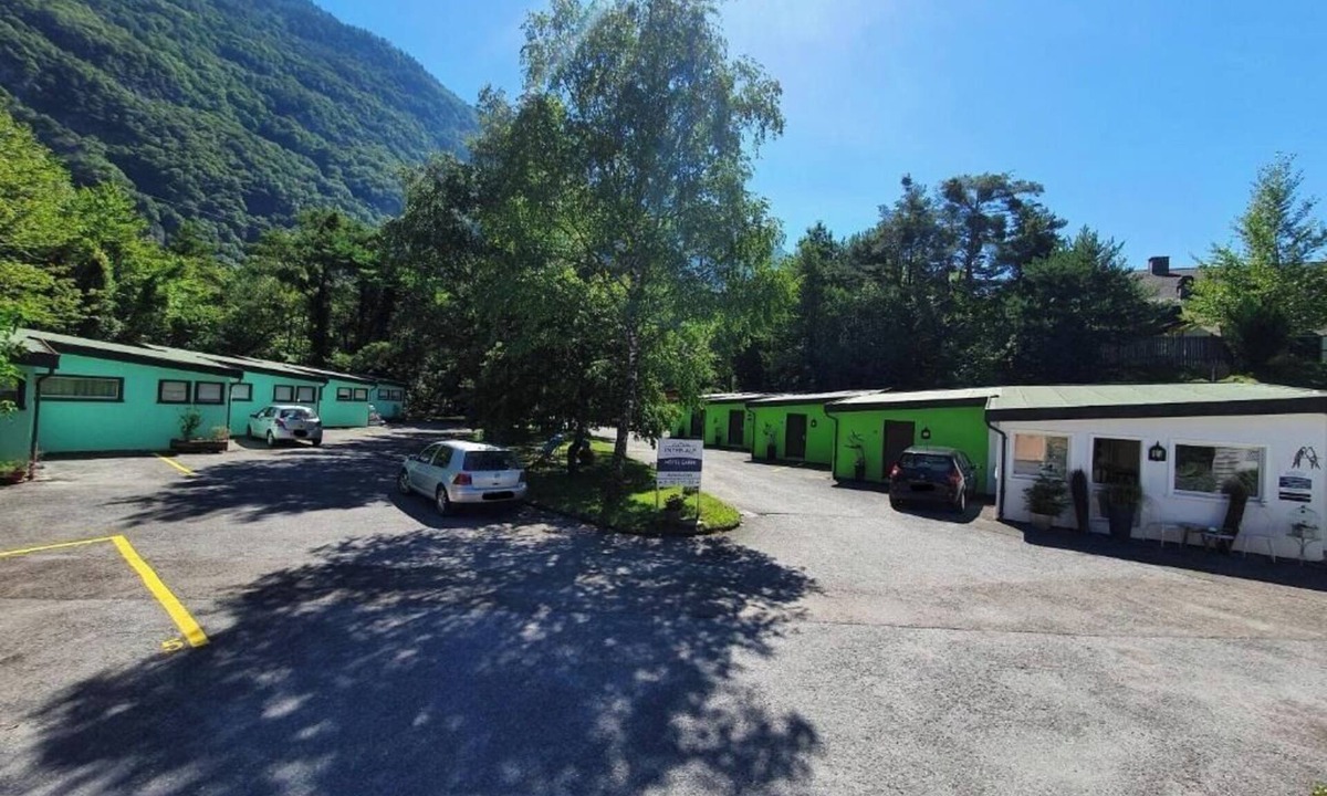 Saint-Maurice House | 1-bedroom bungalow in adorable St. Maurice attached parking and private terrace
