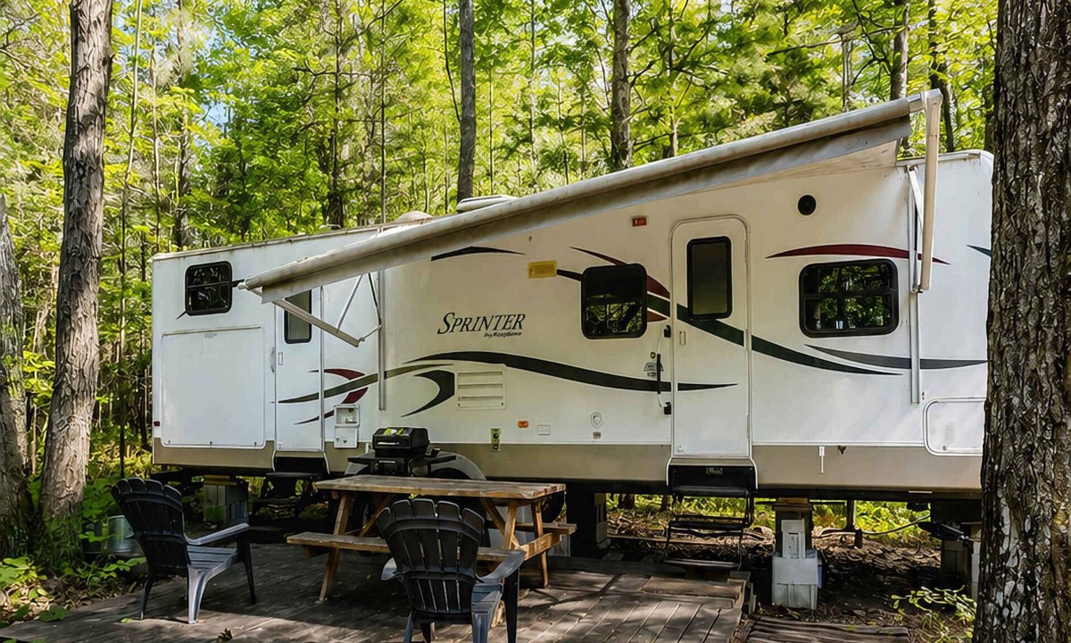 Carling House | 1-bedroom Camper Trailer Cottage #3