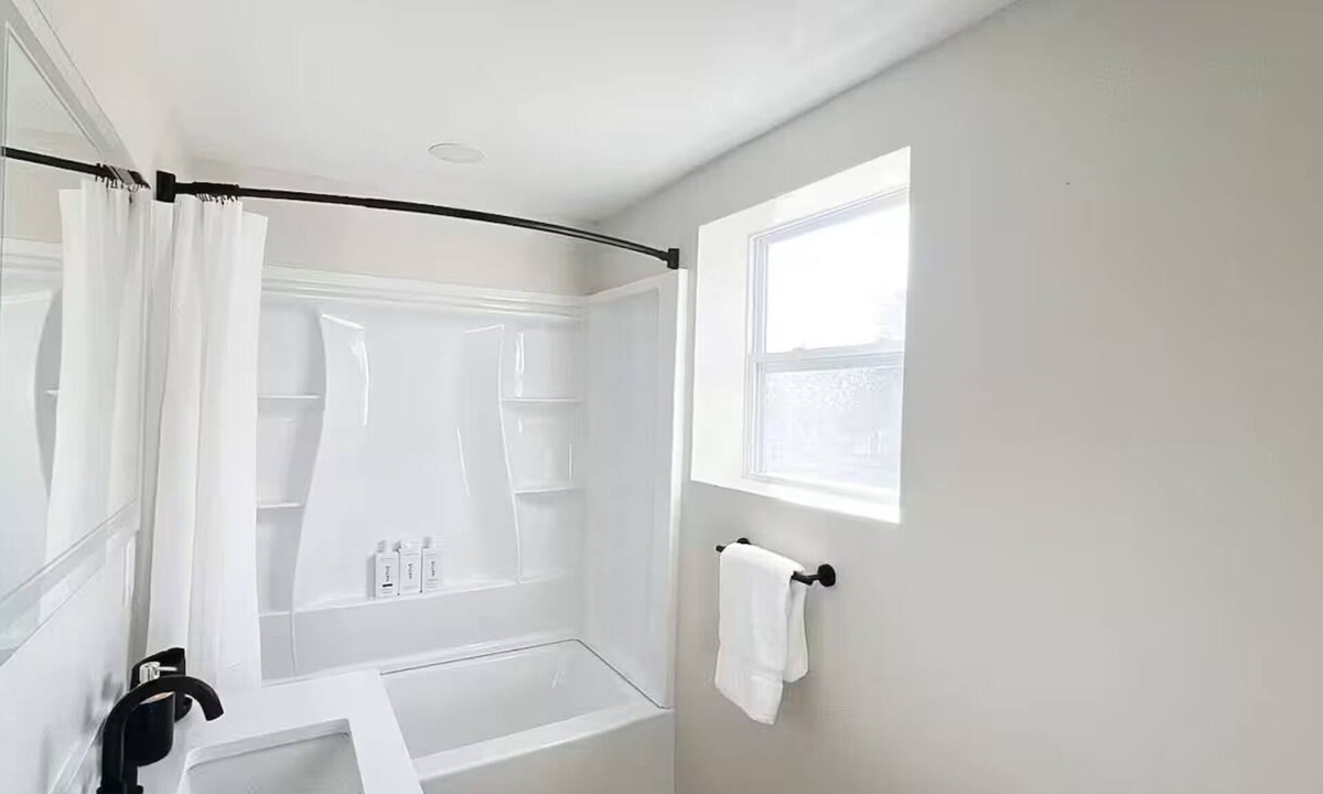 Andrews Apartment | 1 Bedroom Downtown Apartment
