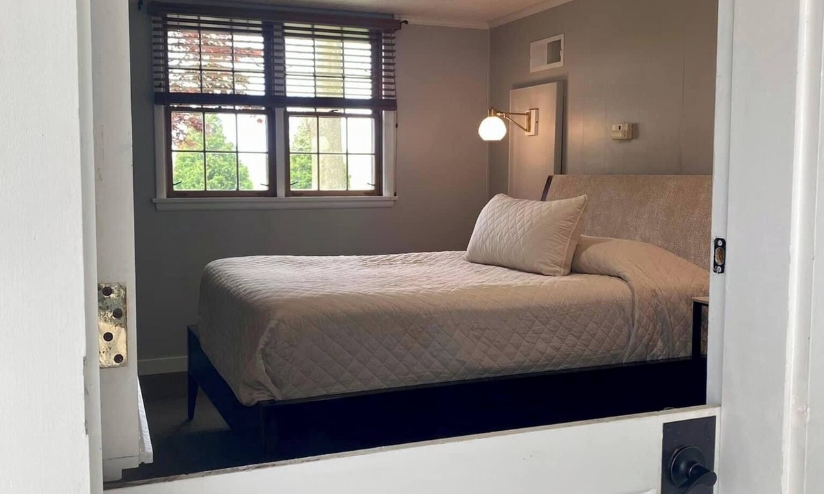 Sandusky Cabin | 1-bedroom guestroom in a lodge, 9 miles from Cedar Point