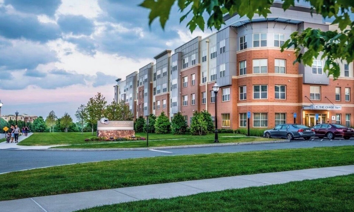 Revere Bed & Breakfast | 1 Bedroom in Revere with central AC and 24hr gym access