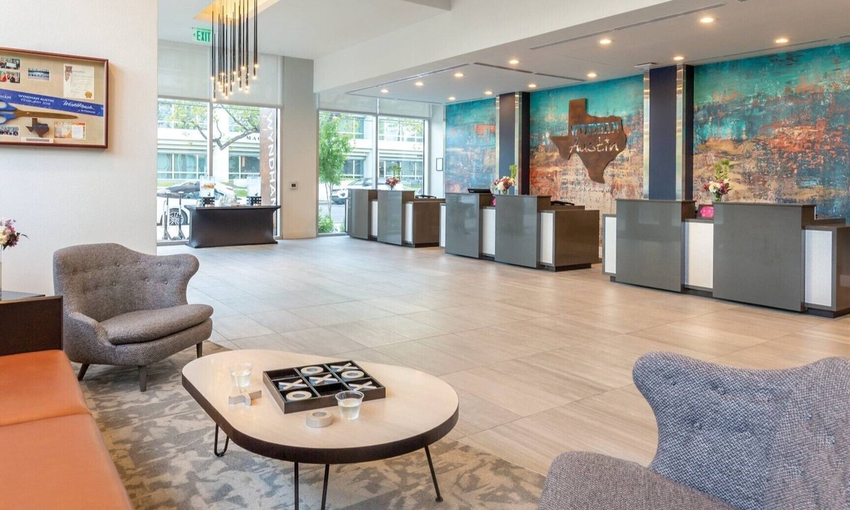North Side Resort | 1 Bedroom in the heart of Austin Amazing Rooftop Pool!