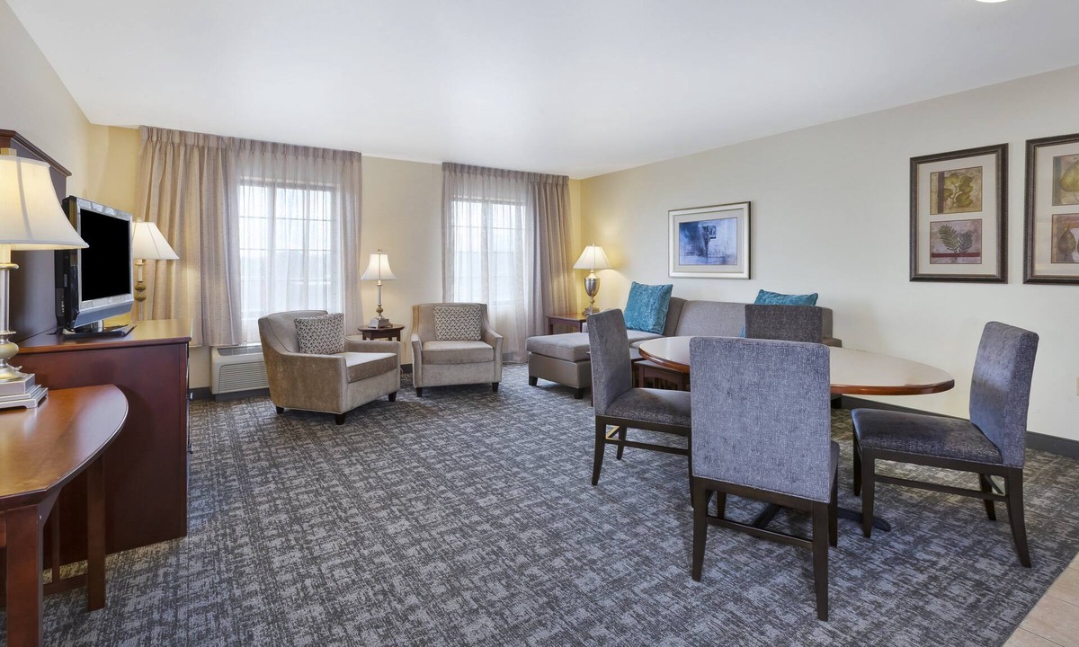 Okemos Condo | 1 Bedroom King Suite | Free Breakfast.