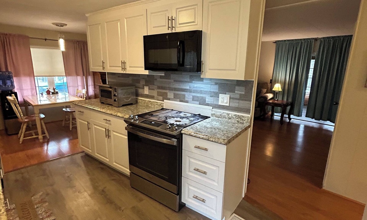 Ellenton House | 1-bedroom mfg home in Colony Cove. An 55+ Adult Community. No pets w/o review.
