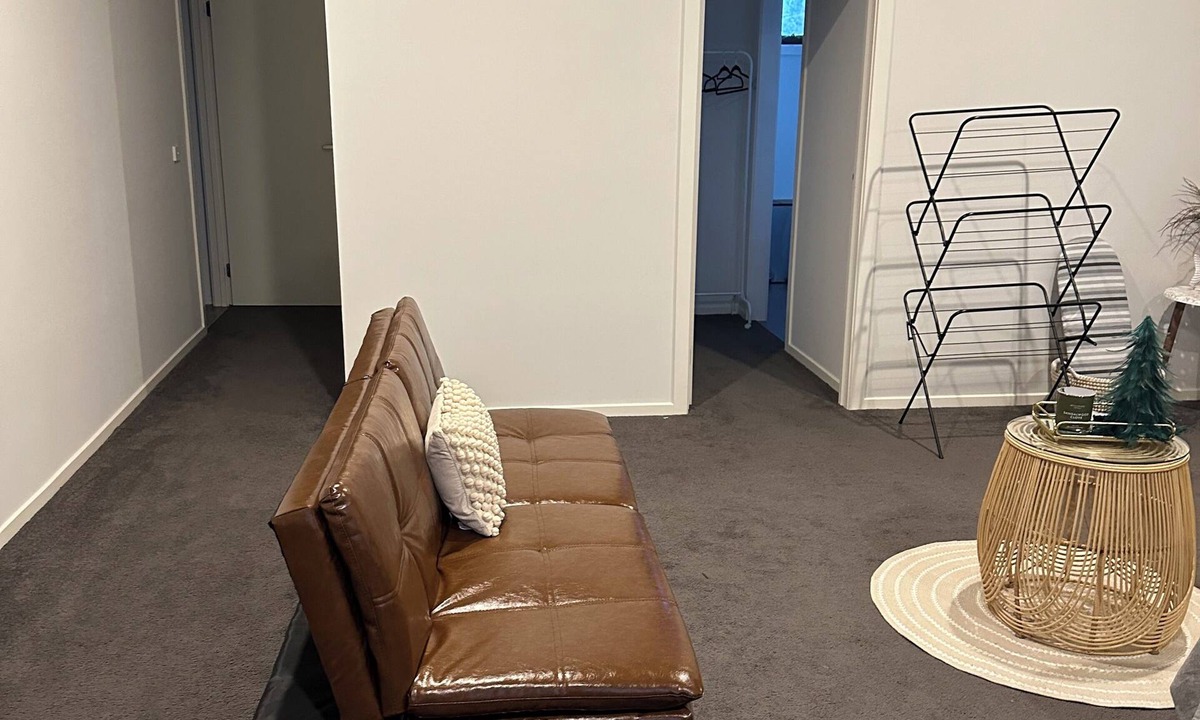 Clyde North Apartment | 1 bedroom studio apartment in Clyde North with WiFi