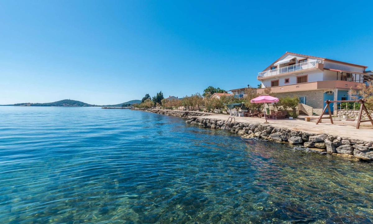 Nevidane Apartment | 1 bedroom stunning apartment in Nevidane