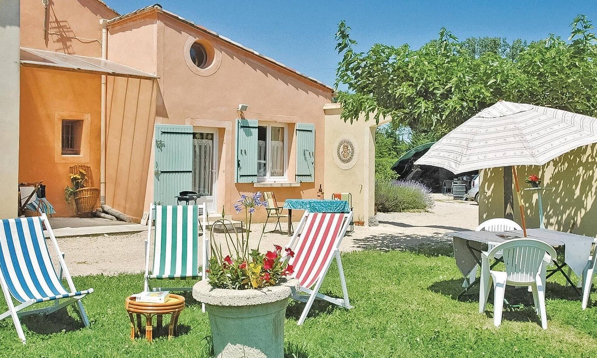 Caderousse House | 1 bedroom stunning home in Caderousse