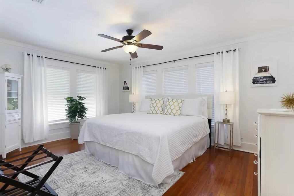 Tobin Hill House | 1 BR 1BA Downtown Riverwalk Golf Zoo and Pearl