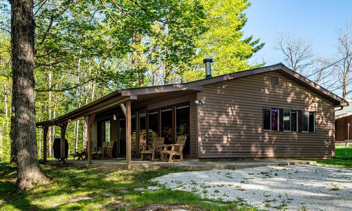 Helmsburg Cabin | 1+BR, 1BA