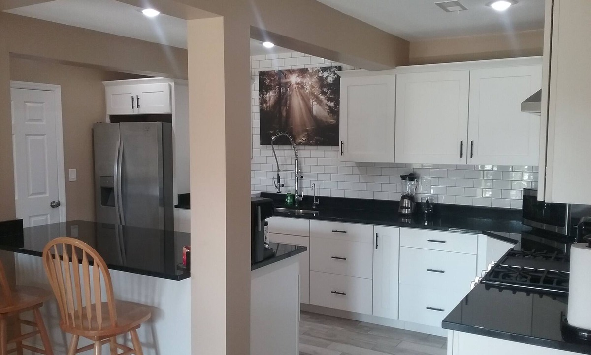 Sevierville Apartment | 1 BR FULL KITCHEN starting at $99nMOUNTAIN VIEWS, PET FRIENDLYn on 4 ACRES!n