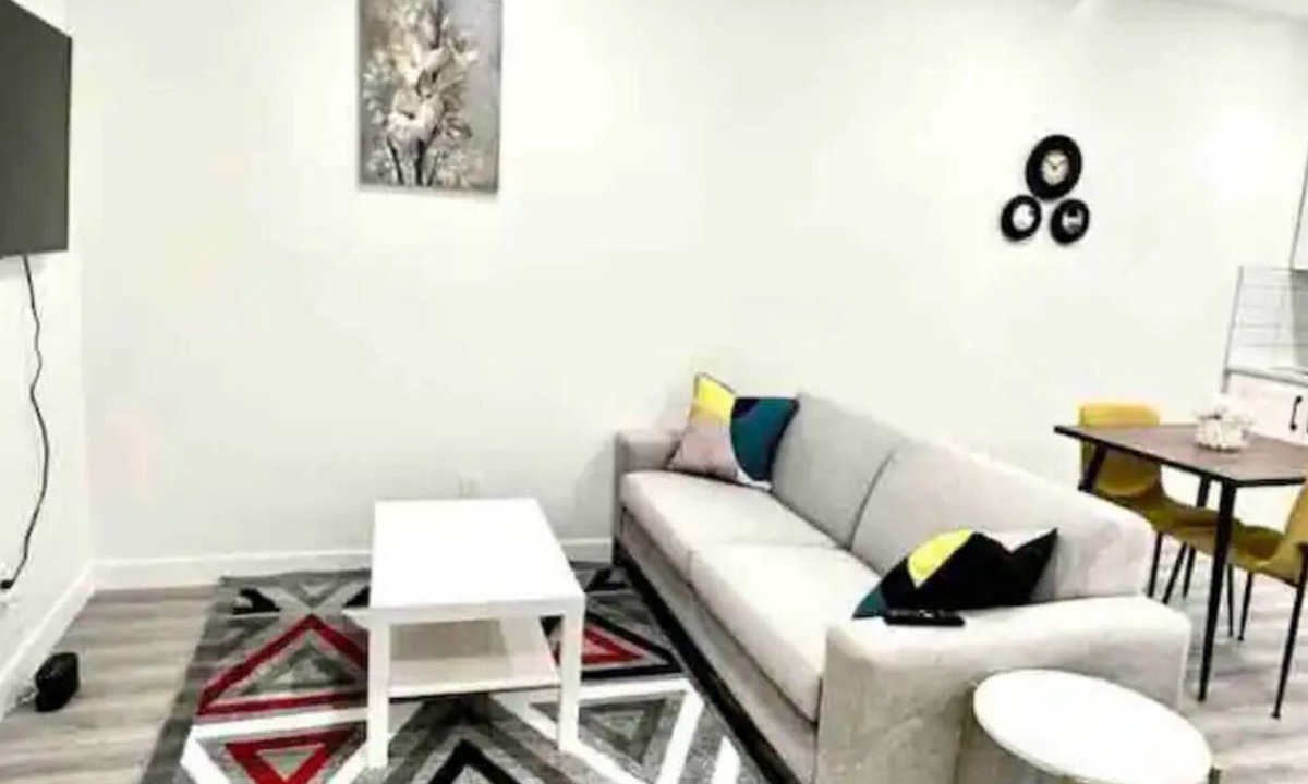 Evanston Apartment | 1 BR, walk-out basement with EV charging