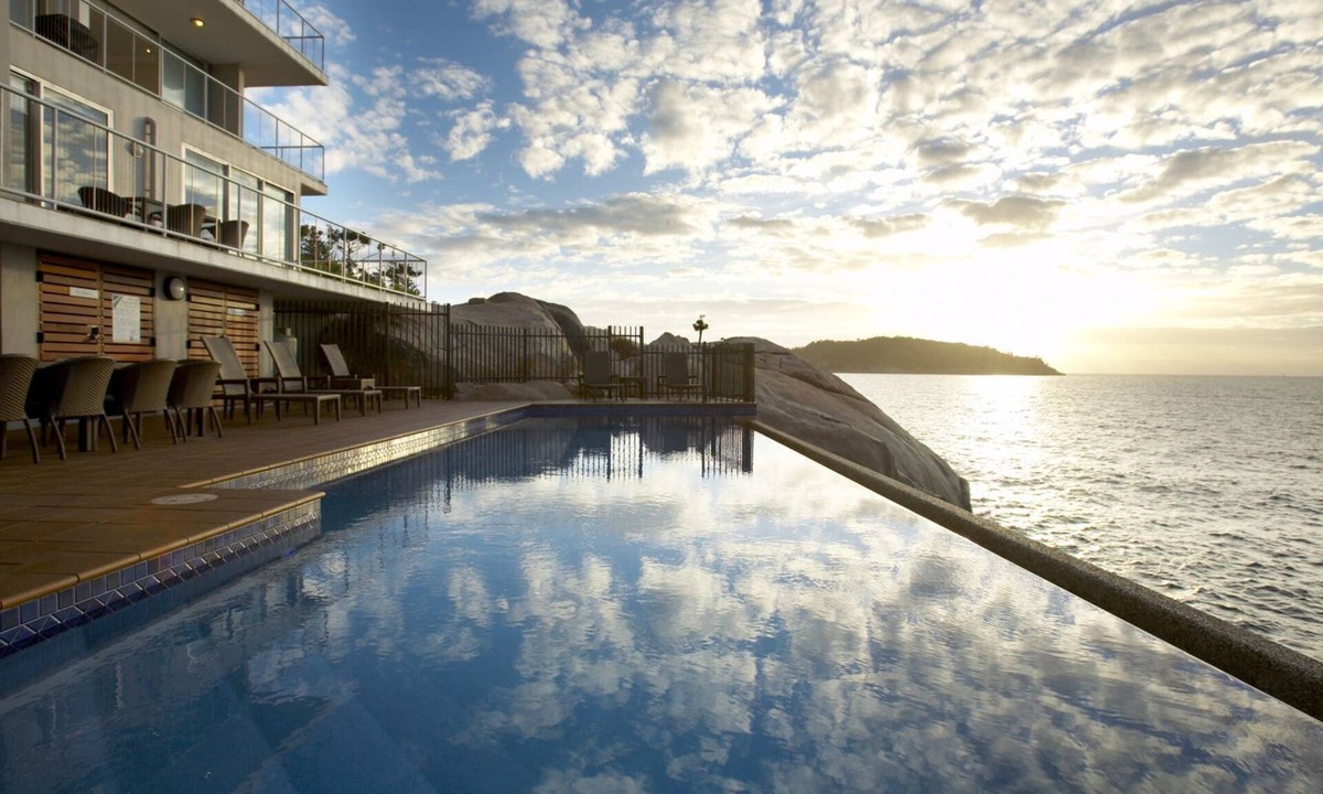 Nelly Bay Apartment | 1 Bright Point Apartment 5201